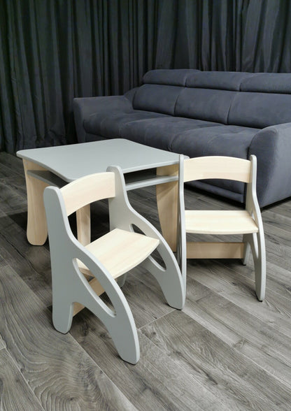 “Zoé” Montessori table and chairs set