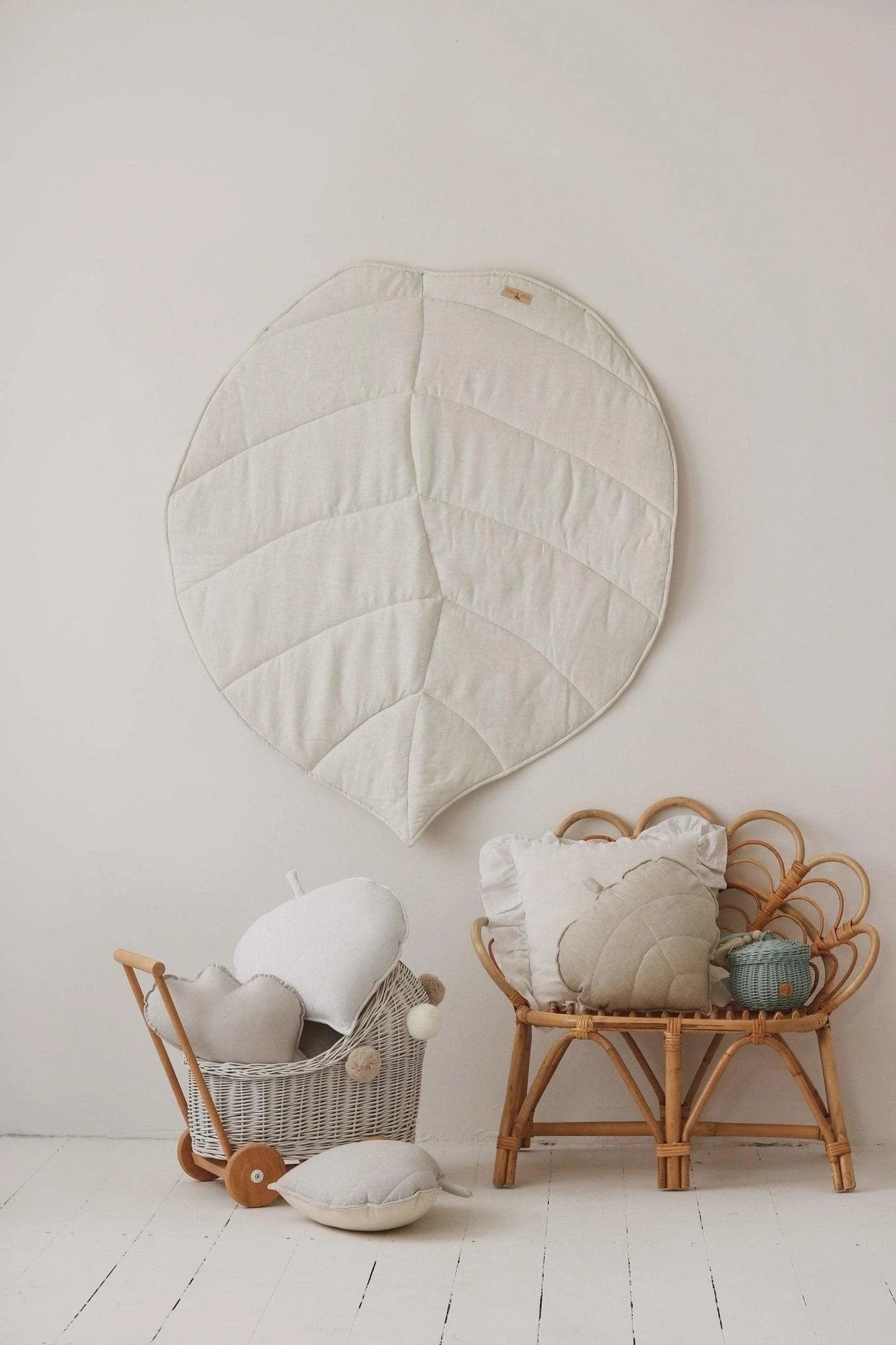 “Leaf” linen rug MOI MILI